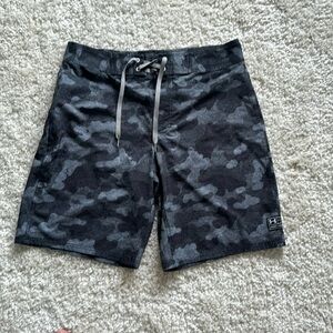 Under armor board shorts size 34